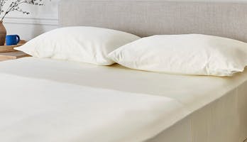 The Percale Pillowcase Pair in Queen, Ivory